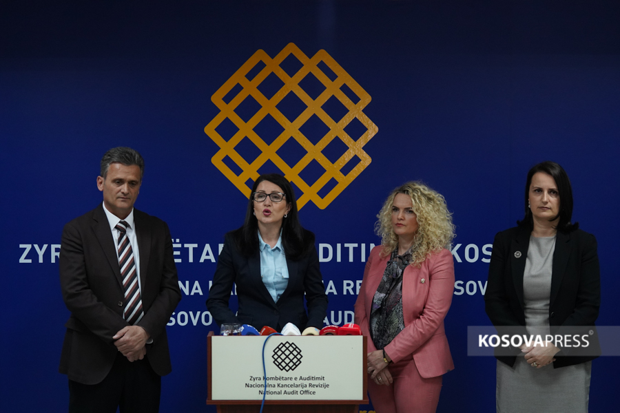 Zyra e Auditorit - Konferenca (7 of 16)