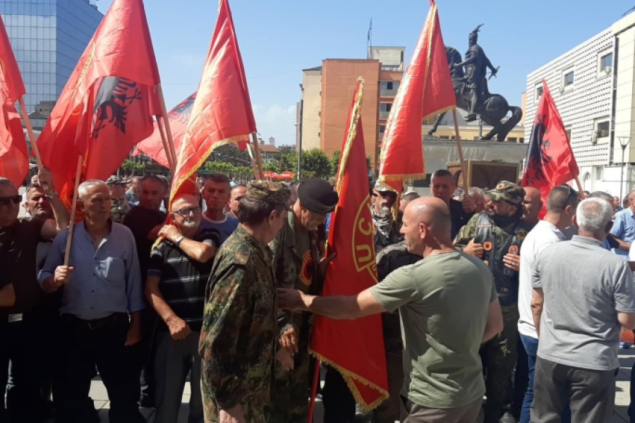 Protesta e veteraneve