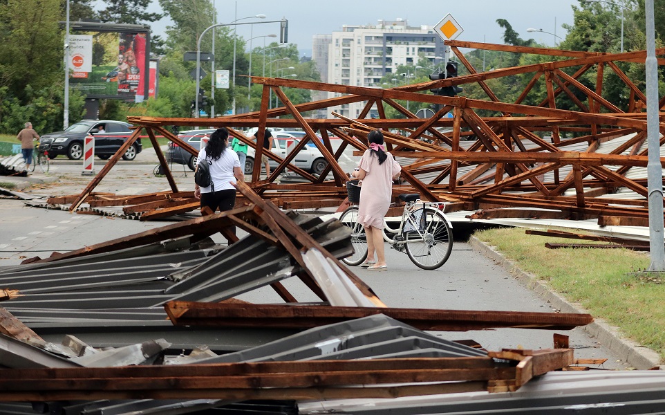 Storm rips through Serbia