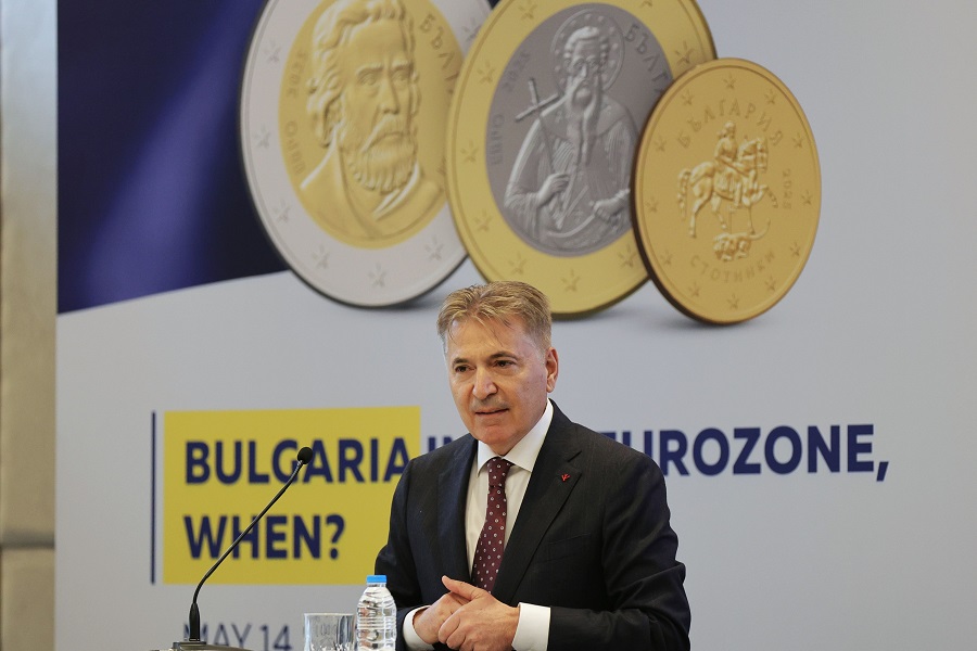 Преходът към еврото ще бъде плавен, за да се гарантира, че всички ще имат полза.  • KosovaPress
