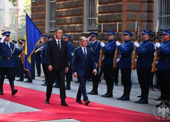 Begaj në vizitë zyrtare në Bosnjë e Hercegovinë, pritet me ceremoni shtetërore