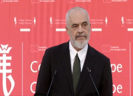 Edi Rama - kryeministri - Shqipëria