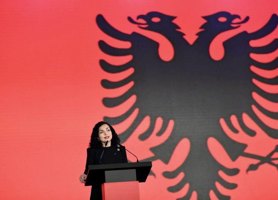 Vjosa Osmani, presidente e Kosovës