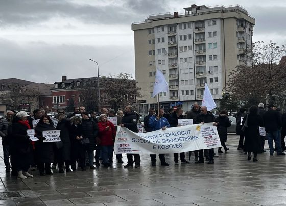 protesta e punonjësve shëndetësorë