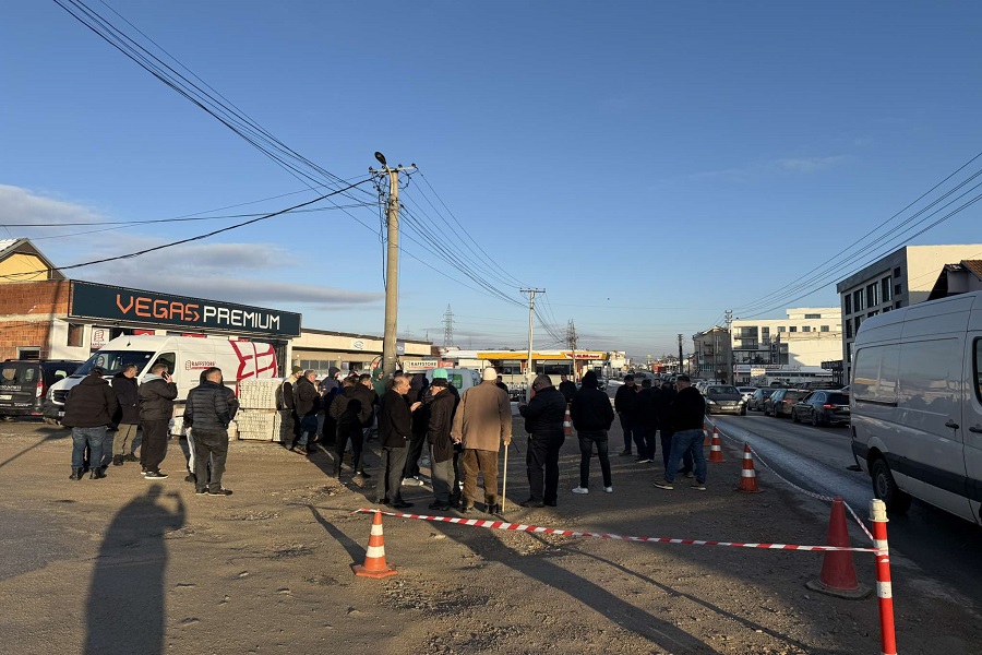 Jemi kthyer në shekullin e kaluar, banorët e Bibajt protestojnë për rrymë