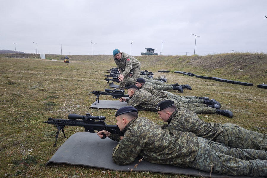 Ekipet turke trajnojnë FSK-në