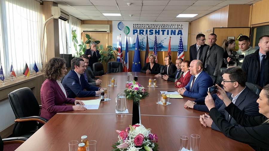 Kurti viziton kompaninë e ujësjellësit “Prishtina”