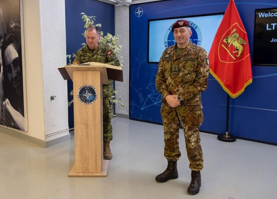 Zyrtari i lartë ushtarak i NATO-s vizitoi Bondsteel, takohet edhe me kreun e FSK-së