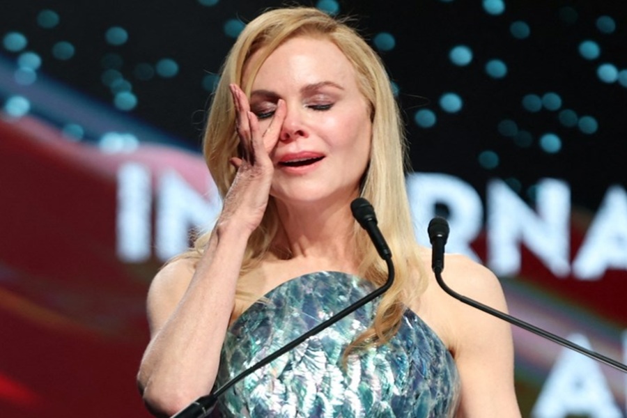 Kjo është për nënën time të ndjerë, Nicole Kidman qan në ndarjen e çmimeve