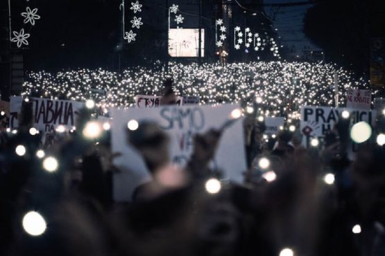 protesta Serbi