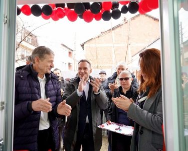 Zogaj inauguron qendrën ndërkomunale të të verbërve të rinovuar në Prishtinë