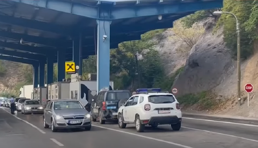 Bllokimi i rrugëve në Serbi, apelohet që të shmanget kalimi kufitar në Jarinjë