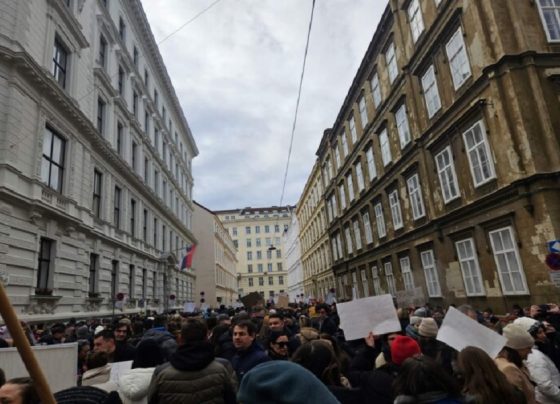 Diaspora serbe mbështet studentët, protestohet në shumë qytete të Evropës