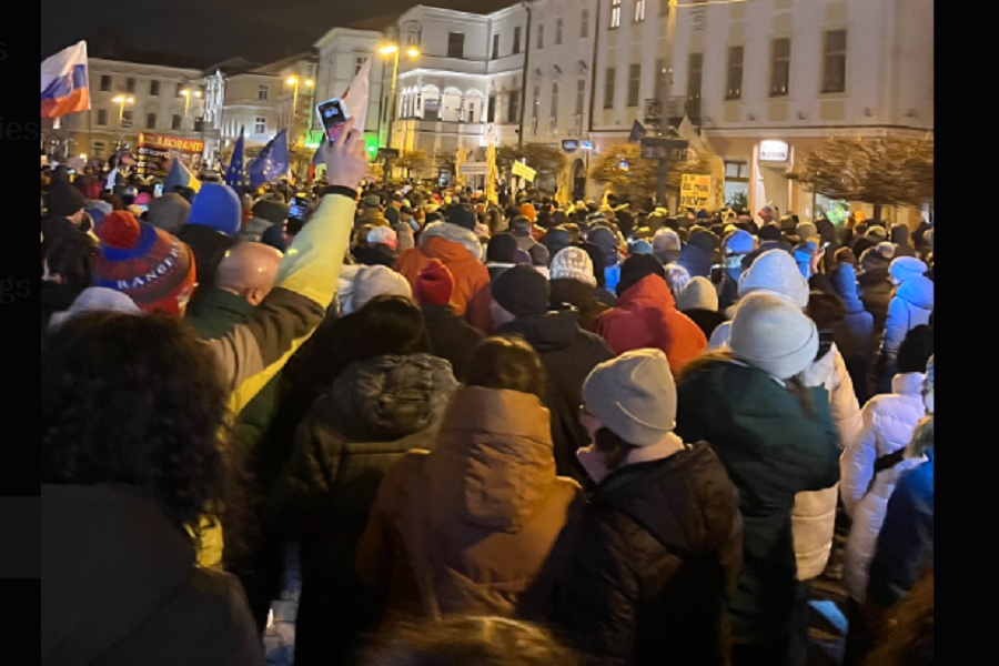 Protesta në Sllovaki, kërkohet ndërprerja e çdo bashkëpunimi me Rusinë