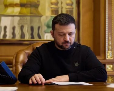 Zelensky gati të largohet në shkëmbim për paqen në Ukrainë