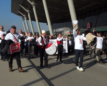 Mërgimtarët, me tupanë e valle për 9 shkurt