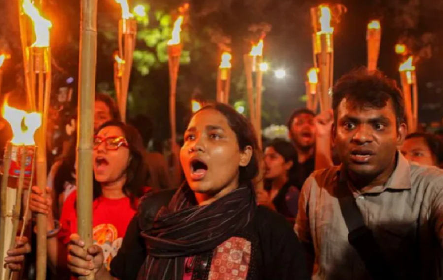 Protesta të fuqishme në Bangladesh pas vdekjes së një viktime të përdhunimit tetëvjeçare në Bangladesh