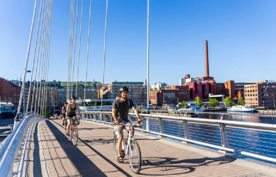 Finlandezët mbesin qytetarët më të lumtur në botë