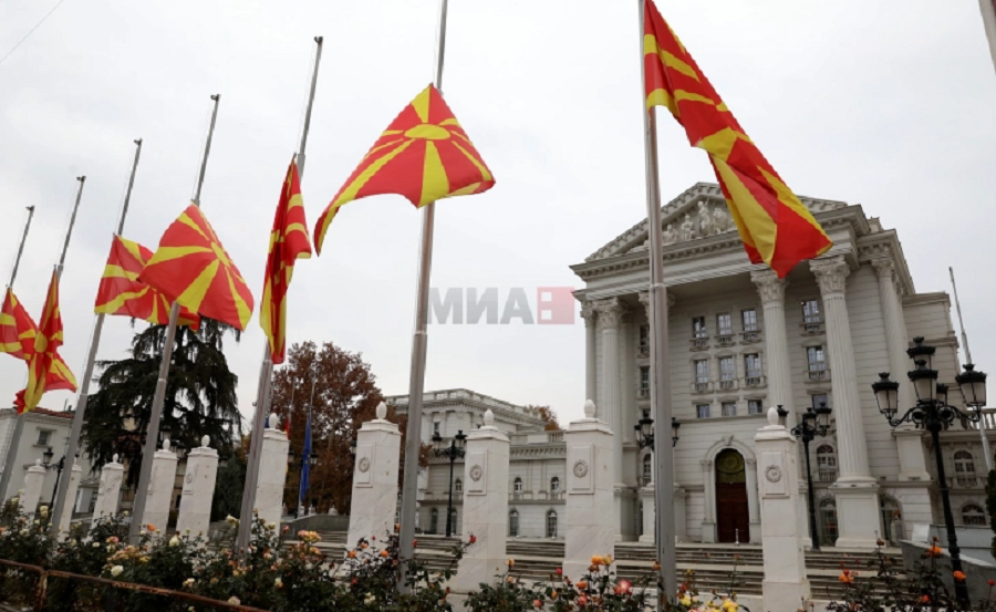 Flamujt në gjysmë shtizë, Maqedonia e Veriut në zi për tragjedinë në Koçan