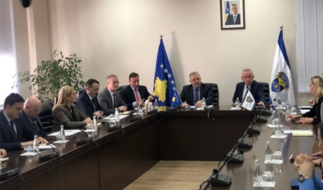 Veliu visits Kosovo Police