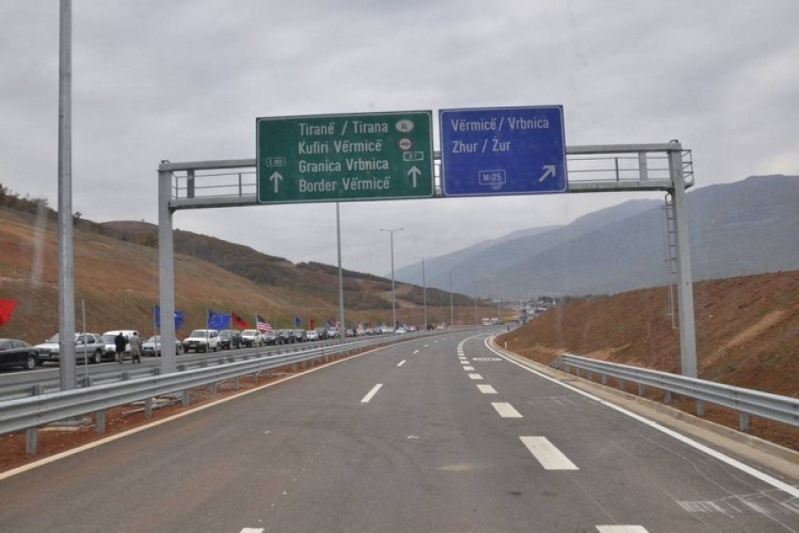 Albania bans entry of vehicles from Kosovo