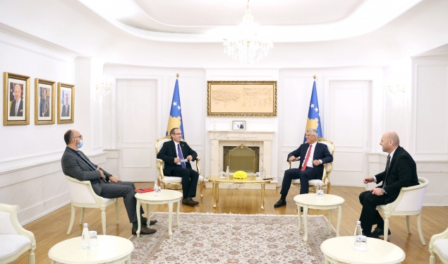 President Thaçi and Prime Minister Hoti coordinate prior to the meeting in Washington