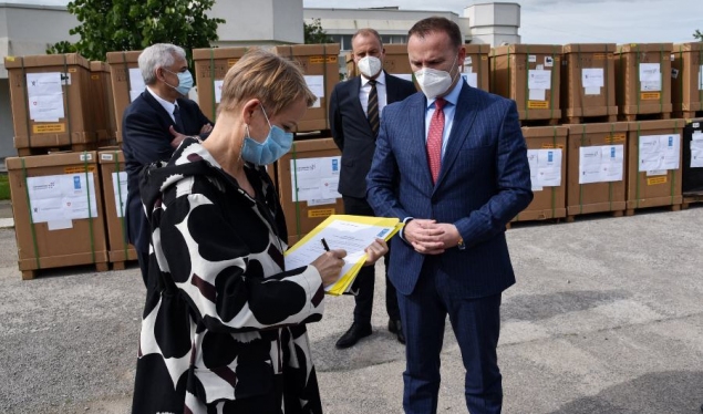 20 mobile ventilators purchased with Norwegian, Swiss, and Luxembourg funds handed over to the University Clinical Center of Kosovo