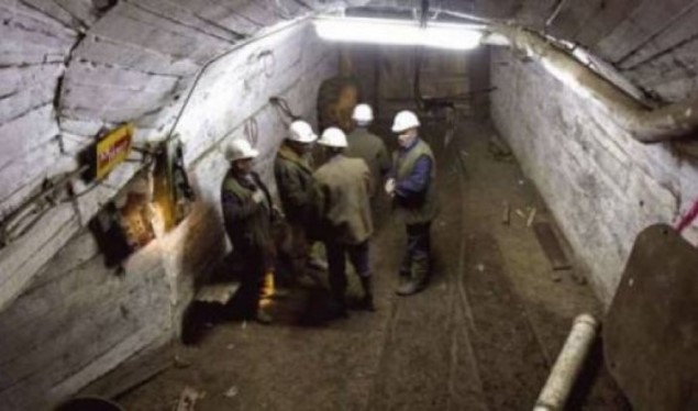 The bodies of the dead miners have not yet been exhumed, the acting Minister, Xhelal Sveçla, is at the scene