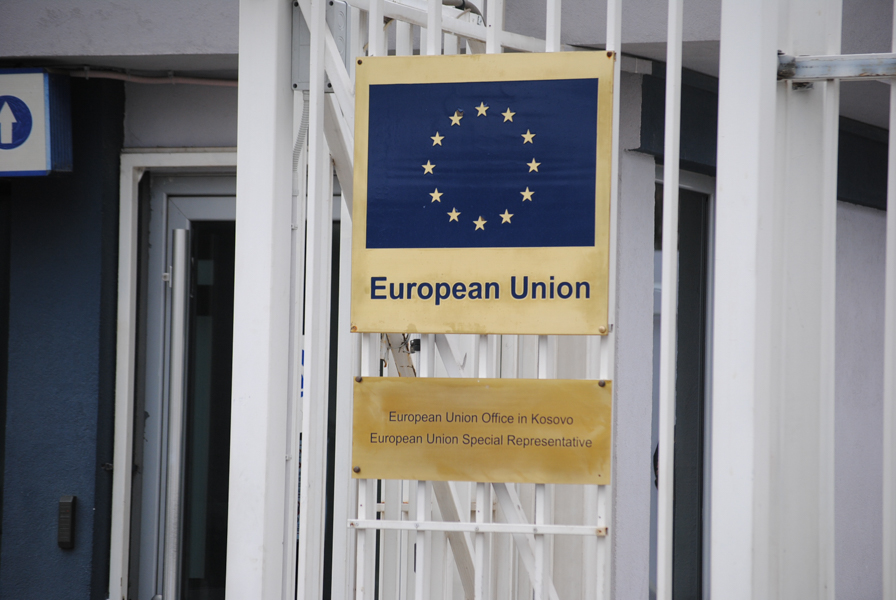 The European Commission allocates 50m euros in aid to Kosovo