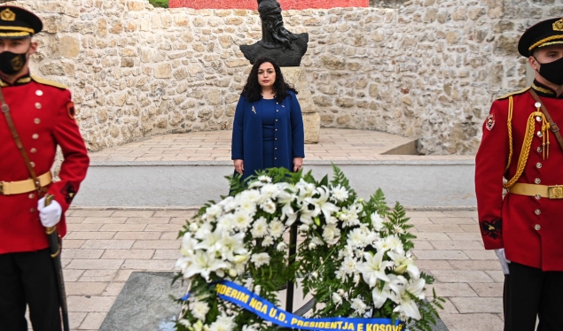 Osmani paid homage at the Skanderbeg Memorial in Lezha