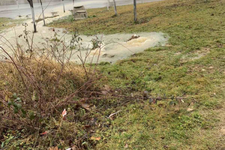 ​A water pipe in “Sunny Hill” in Prishtina has been damaged