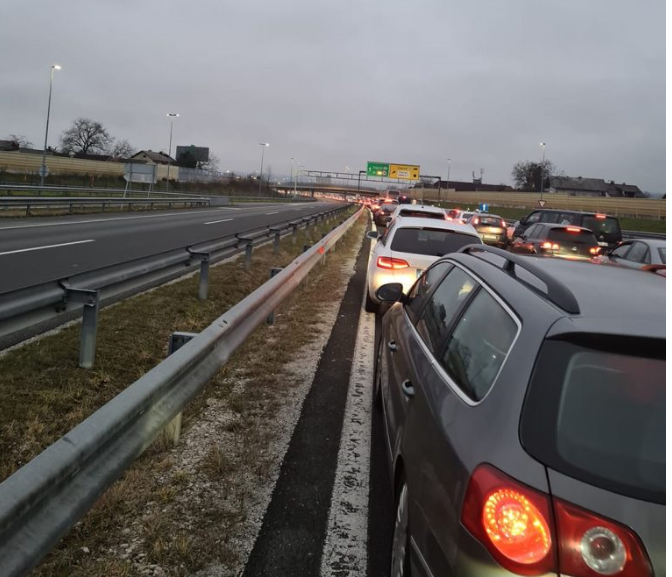 A 250 meter traffic jam at the border crossing in Merdare