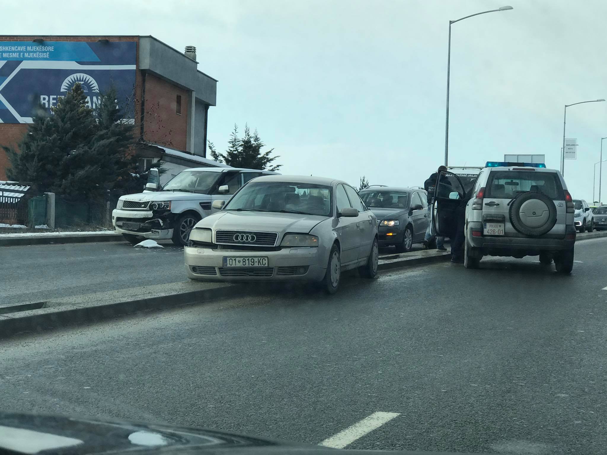 ​An accident with injuries at the entrance of the highway in Prishtina