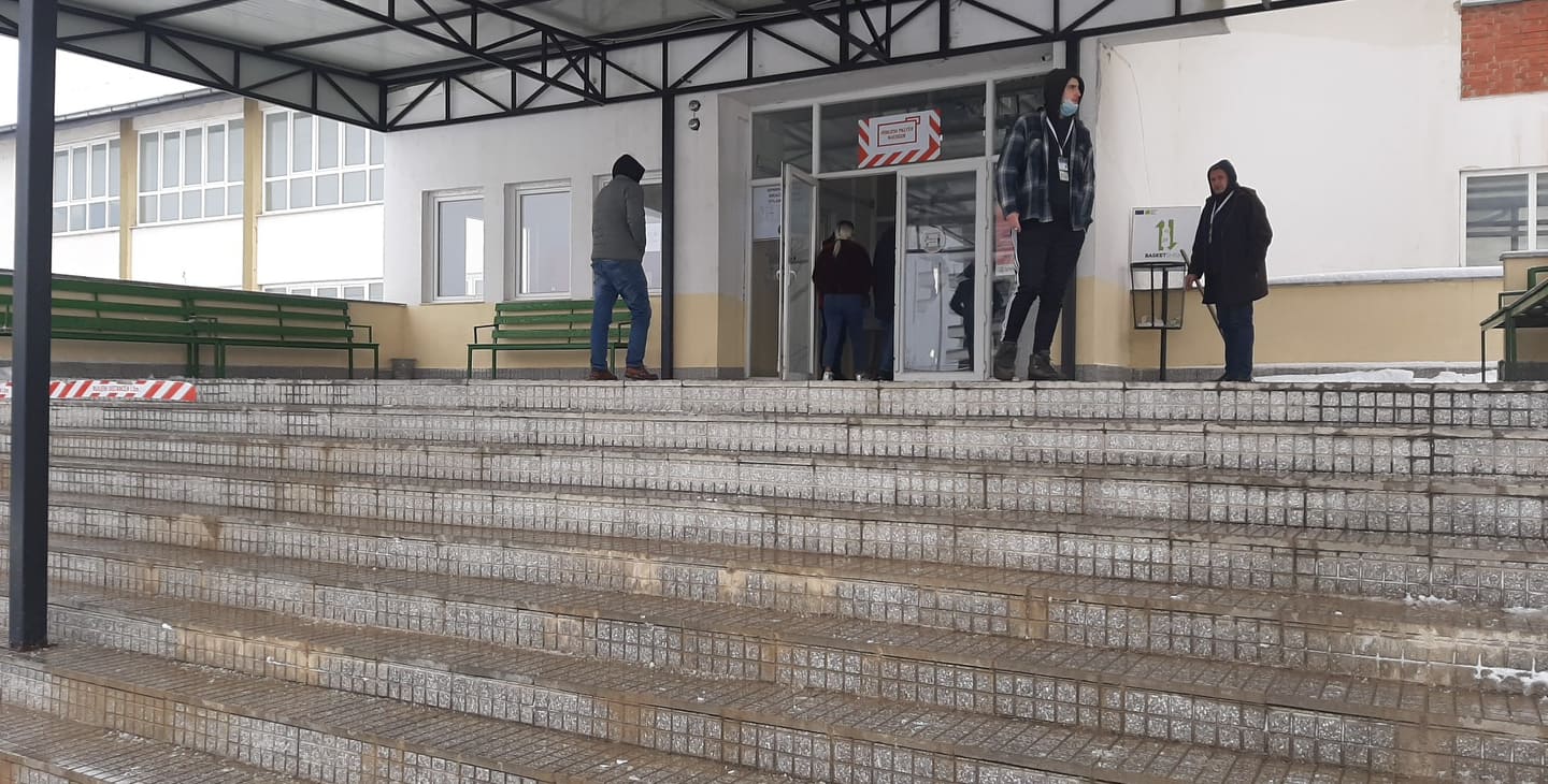 Low number of voters at the largest polling station in Gjilan