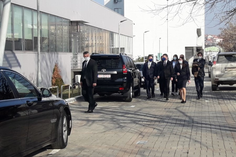 Lajçak arrives at the Prime Minister’s Office for a meeting with Hoti