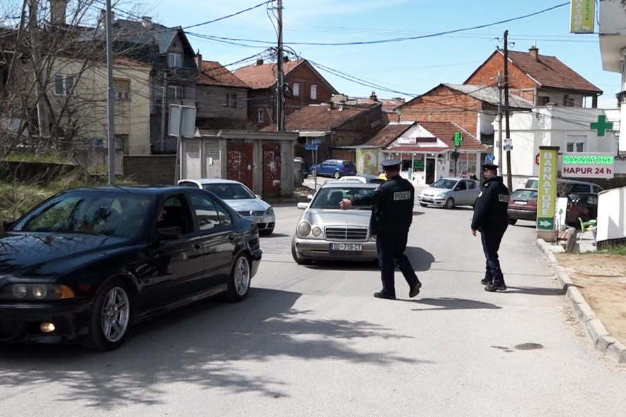 ​After the threat of attack, the police begin controling the entrances and exits of hospitals