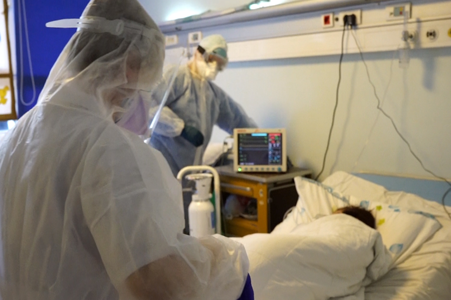 14 deaths and 685 new cases of COVID-19