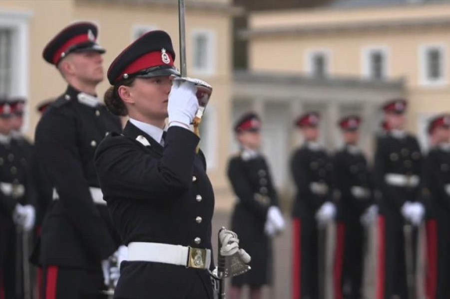 Lieutenant Bunjaku is awarded the International Sword in Britain, Lieutenant Deliu also graduated