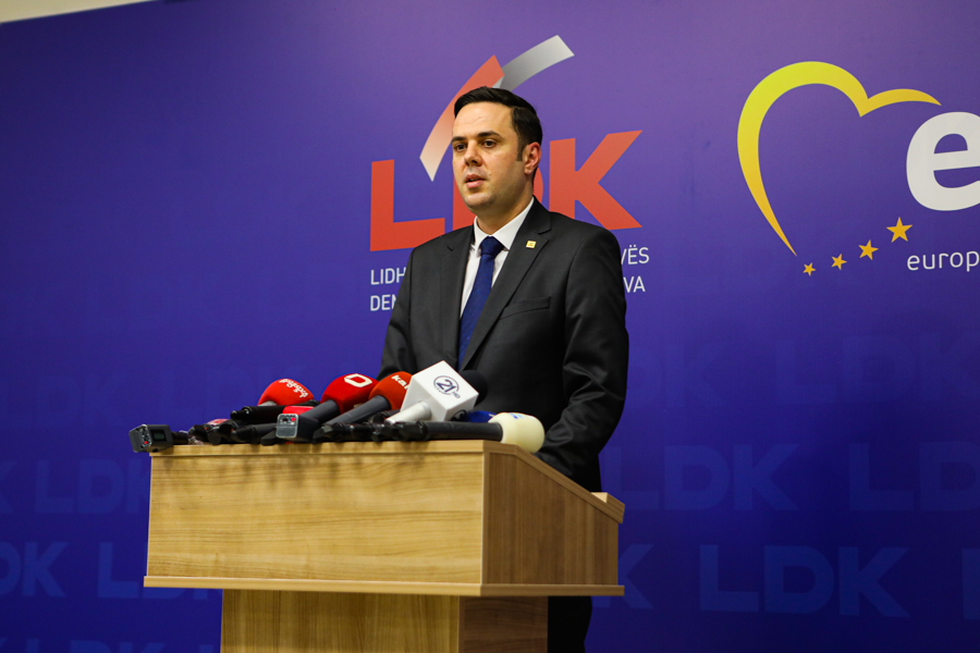 Abdixhiku criticizes Kurti for participating in the elections in Albania: The government has abandoned its people