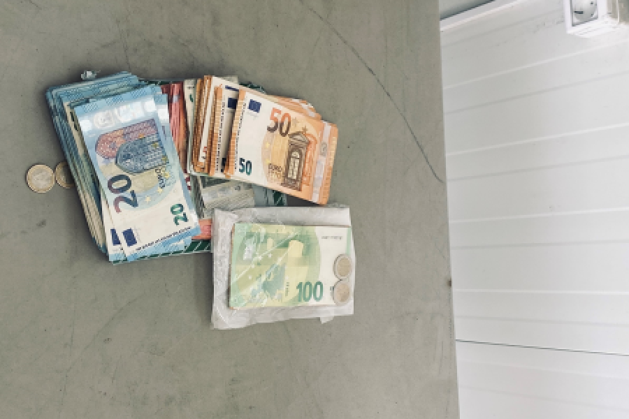 Customs seizes about 30 thousand euros while being smuggled into Kosovo