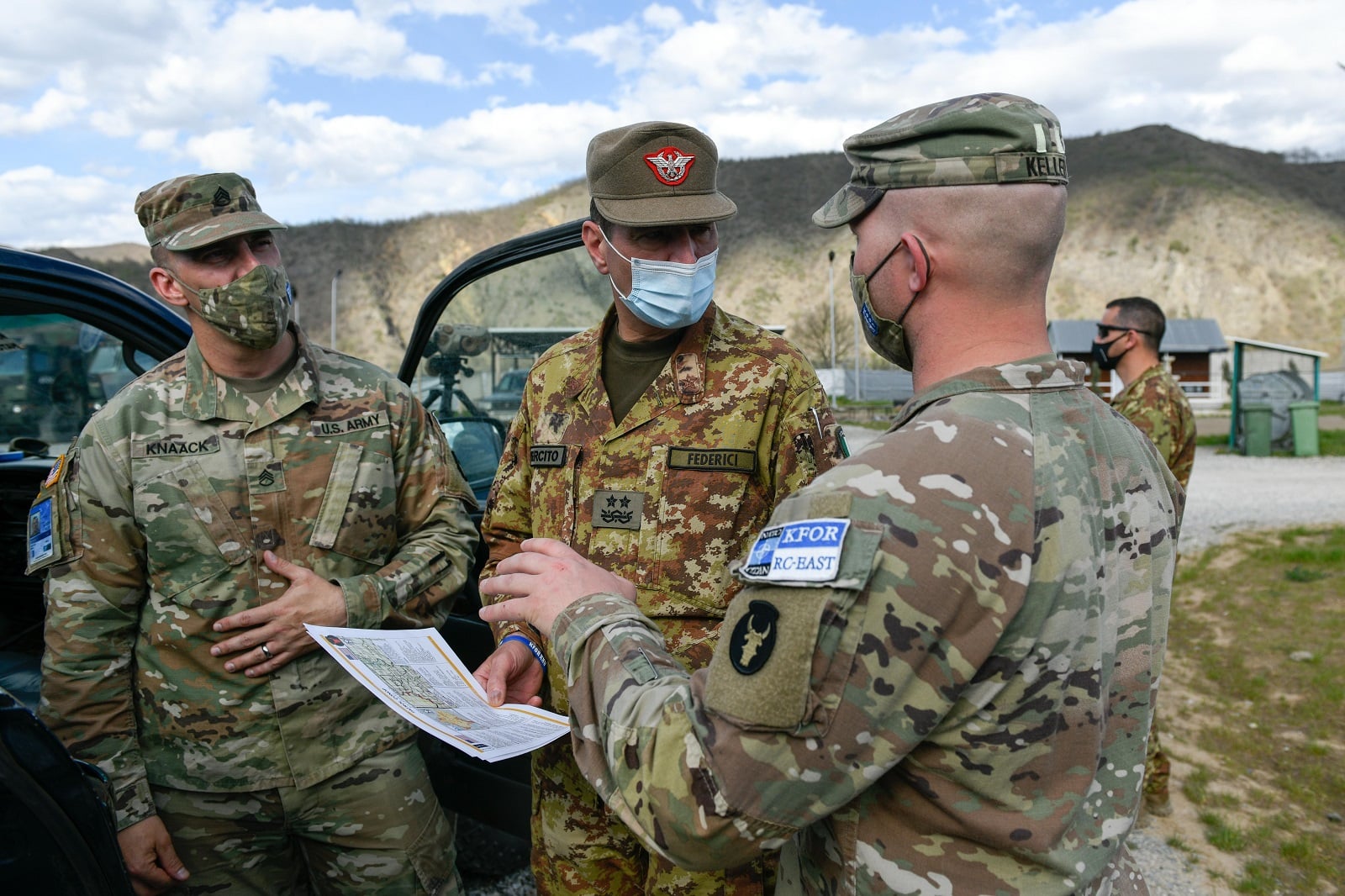 KFOR commander visits the US troops in Leposavic