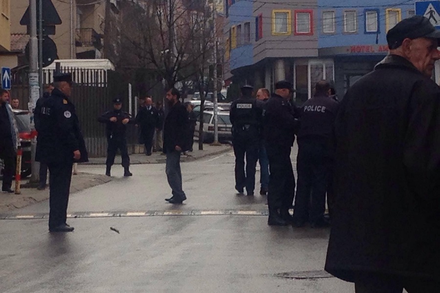 A fight between several people in a bar in Peja