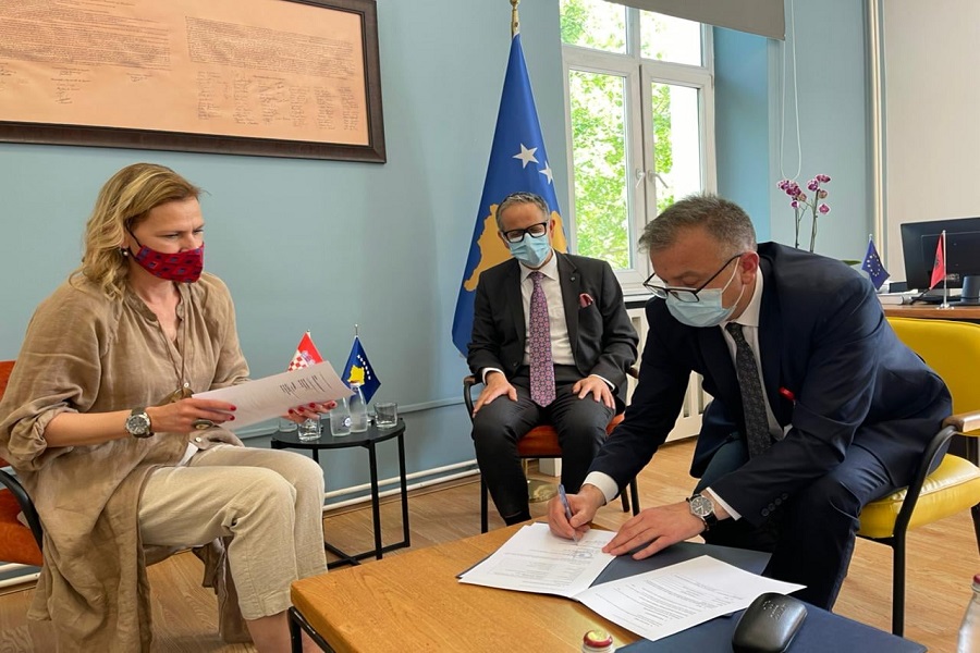 Croatia assists Kosovo with 10,000 doses of COVID-19 vaccine