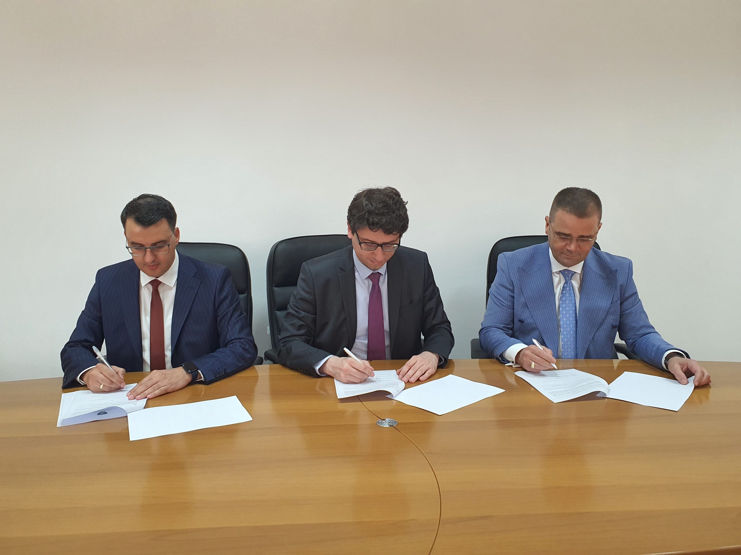 The agreement for the coverage of the insurance policy for the diaspora, is signed