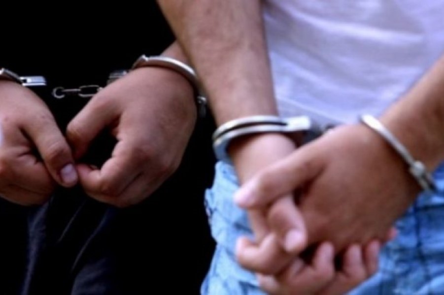 Four people have been caught with drugs in Ferizaj, money and a brass knuckle were also seized