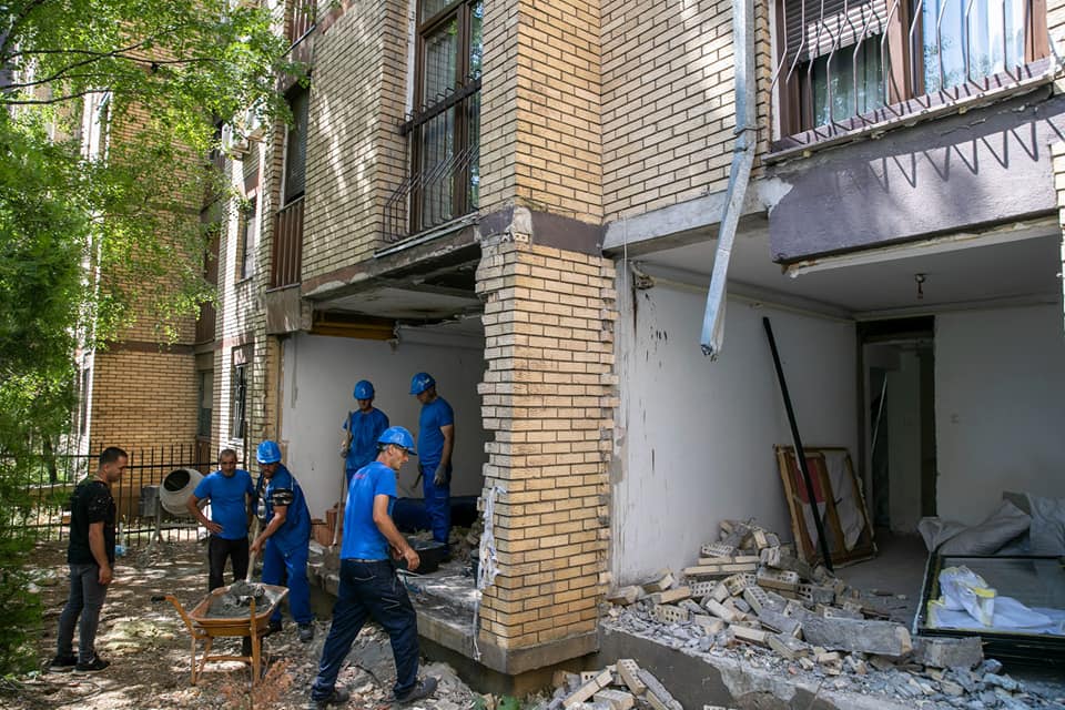 Criminal charges after demolishing the ground floor walls of the collective residential building