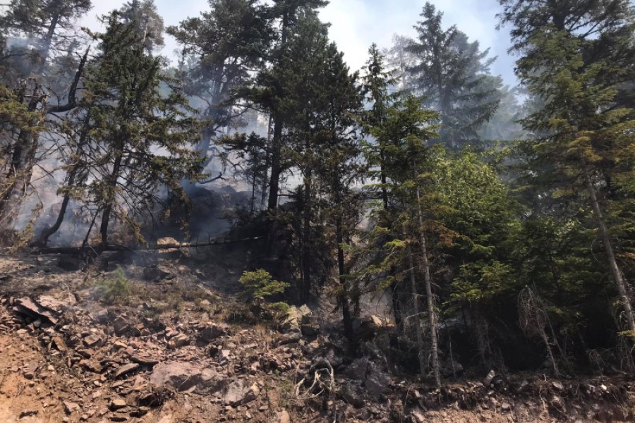 ​Winds worsen the situation with fires in the Accursed Mountains, three families have been evacuated in Shtupeq