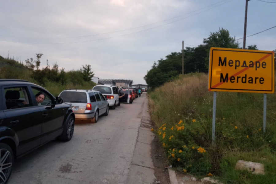 About an hour wait at the exit of Merdare