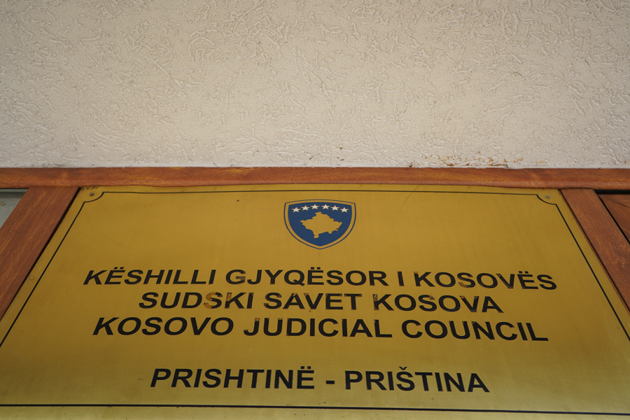 Judges and support staff from the Serbian community return to work at the Basic Court of Mitrovica