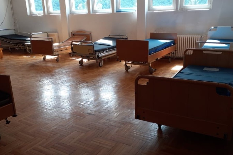 Meeting rooms in Peja Hospital have been filled with beds for patients with COVID-19